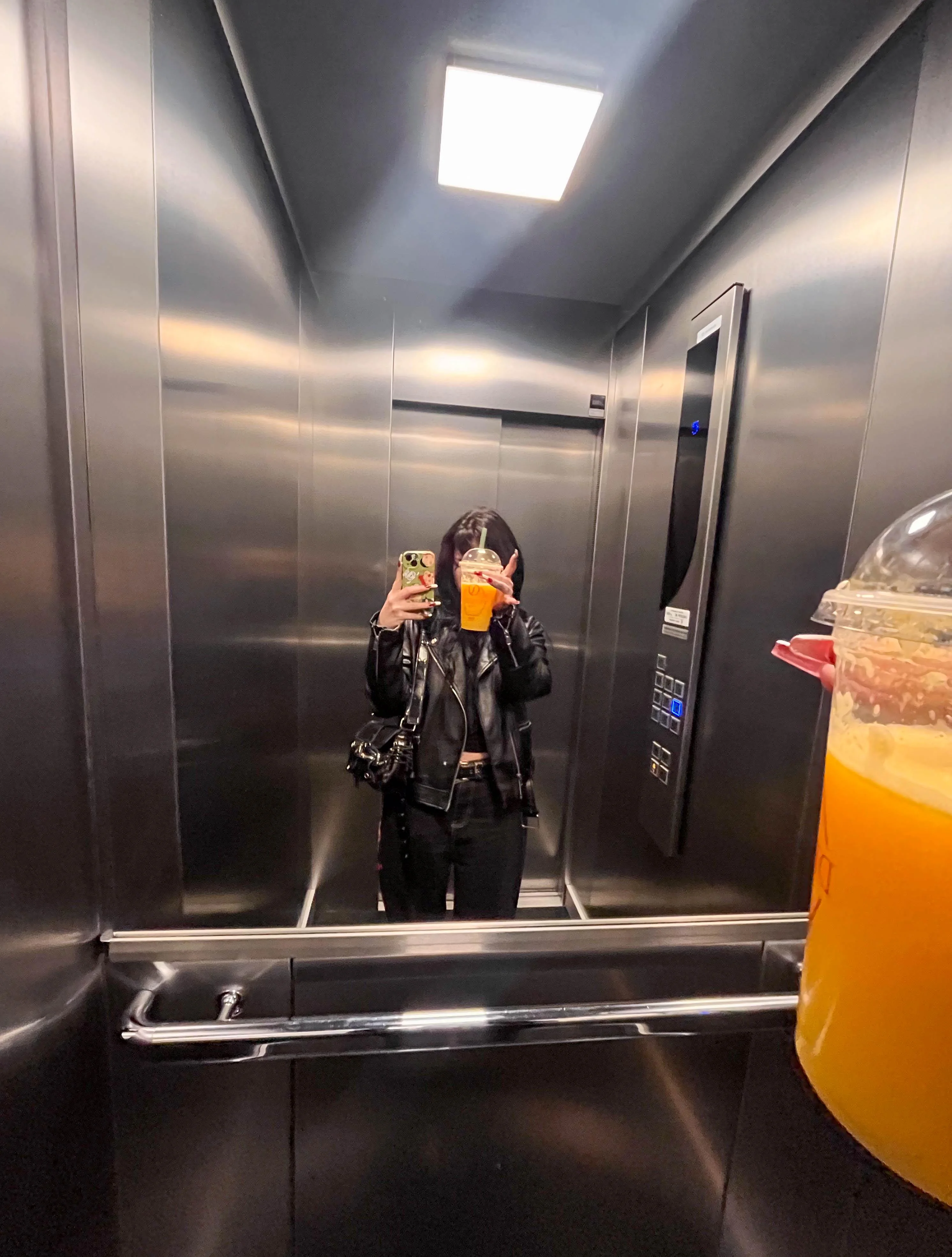 quick selfieee at the elevator. all dolled up picture 1 of 1