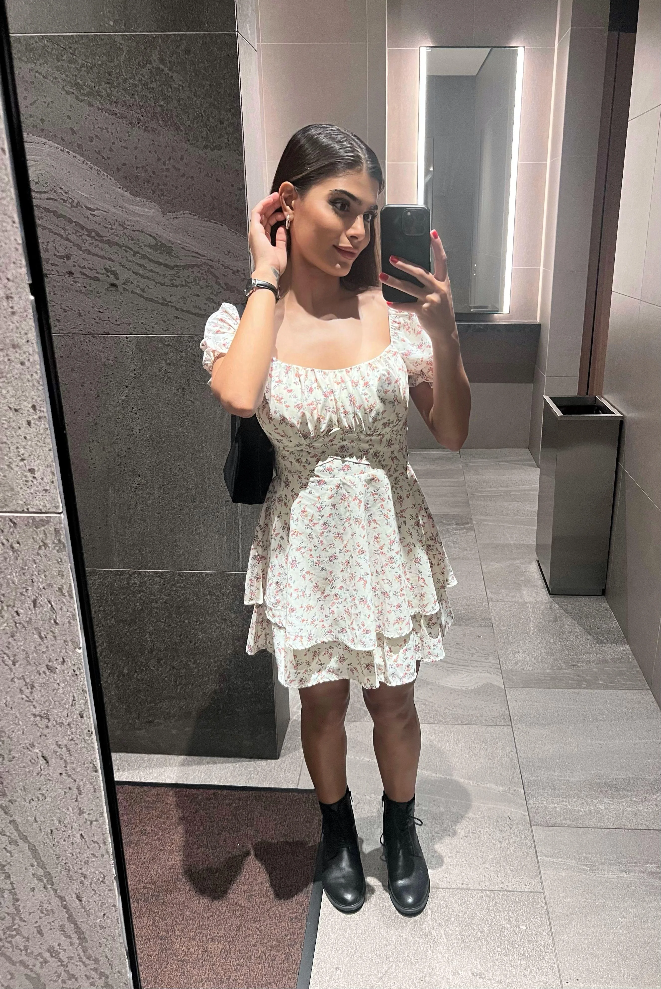 Cute but classy picture 1 of 1