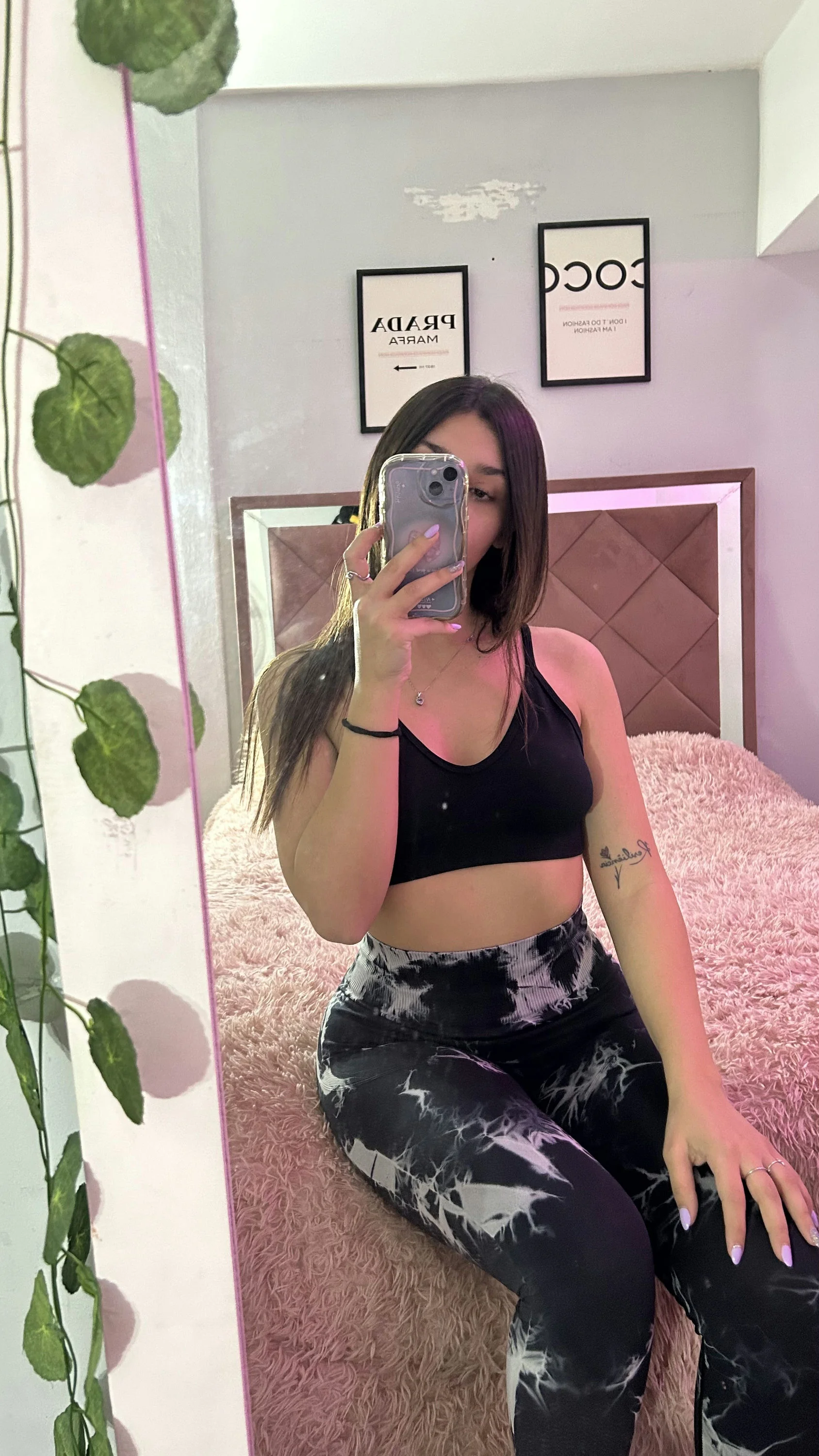 Would u fuck me in my college dorm? picture 1 of 1