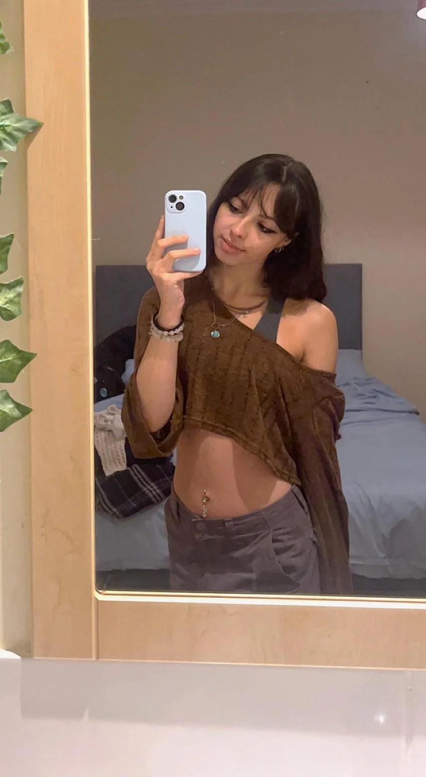 Dolled up without makeup picture 1 of 1