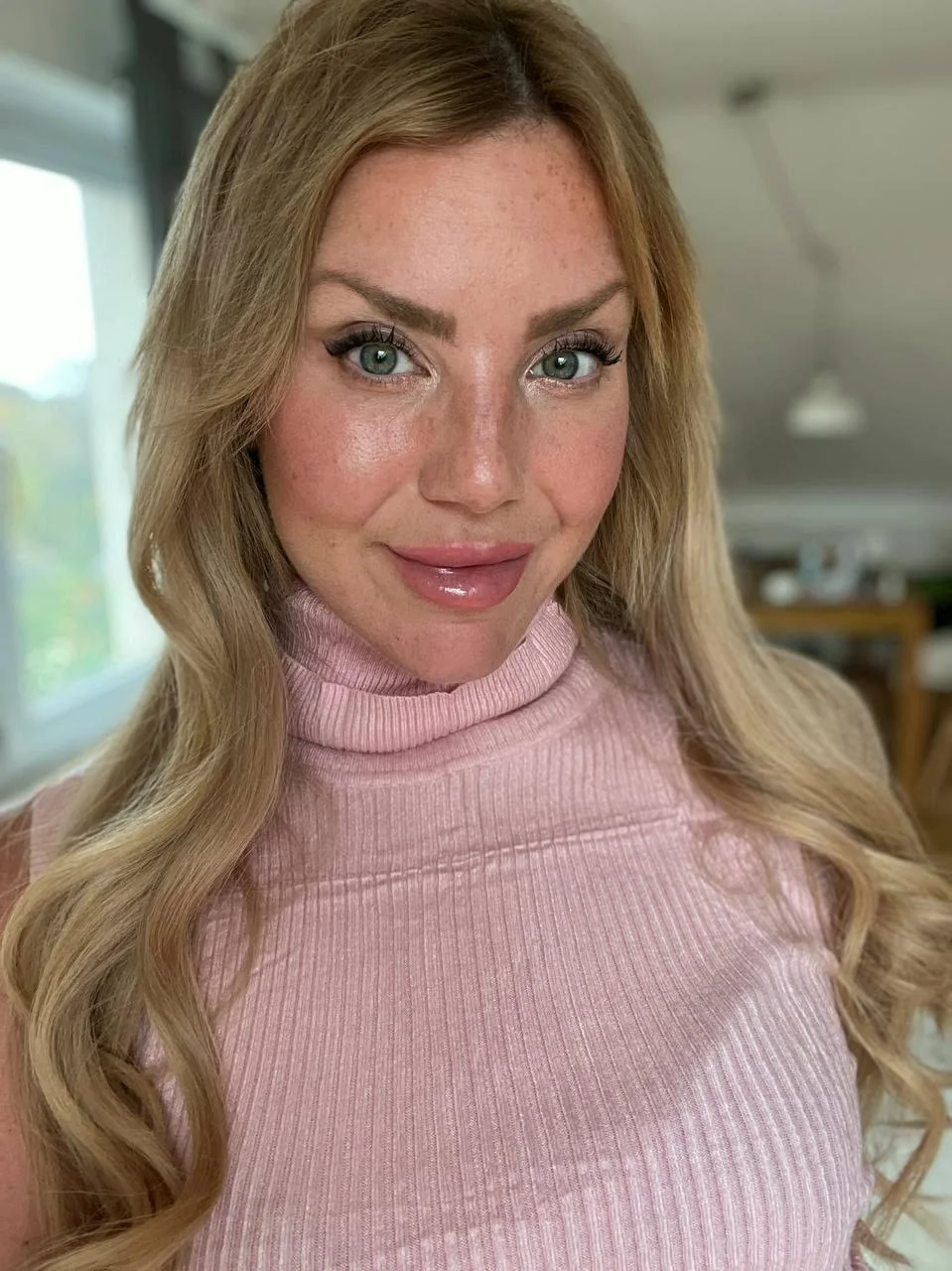 Classy in pink picture 1 of 1