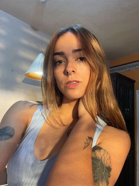 How's my look today? picture 1 of 1