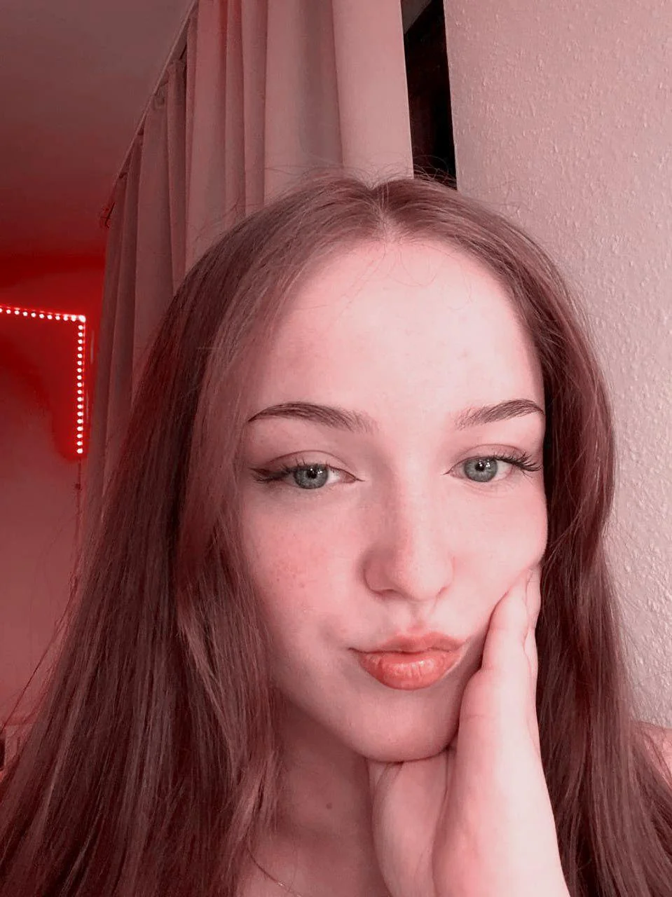 what do you think about my hotness? F18 picture 1 of 1