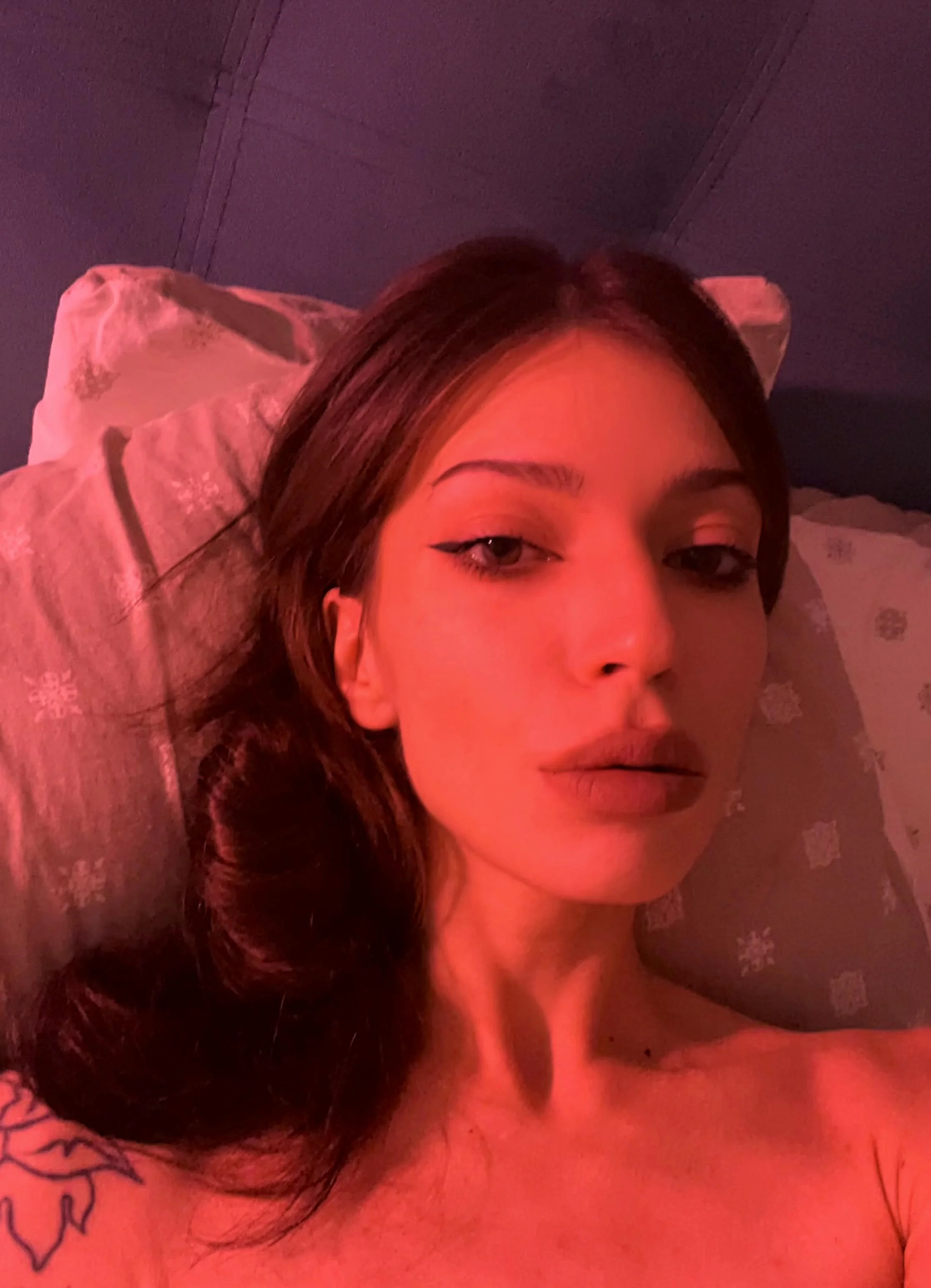 do u find the pink lights attractive? F19 picture 1 of 1
