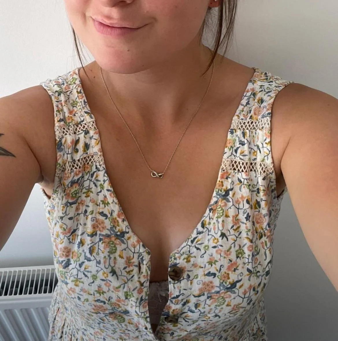 My online bf thinks i am sexy looking, do you agree? picture 1 of 1