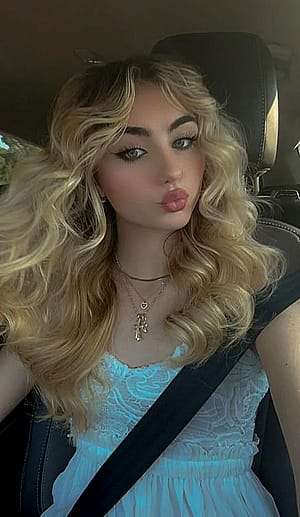 all dolled up for a special occasion 🤍'