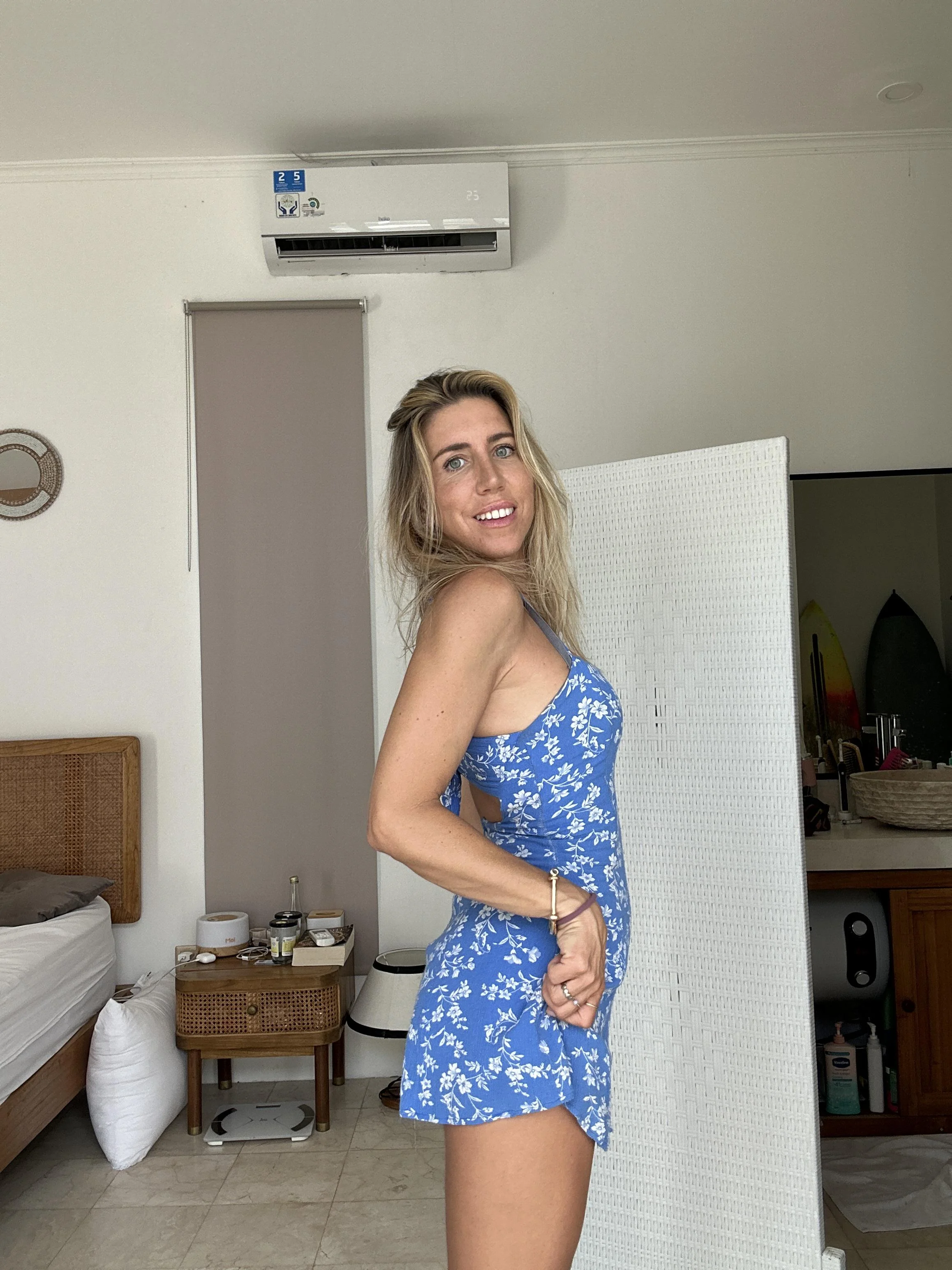 How do you feel about elegance mixed with a playful side? 38 milf picture 1 of 1