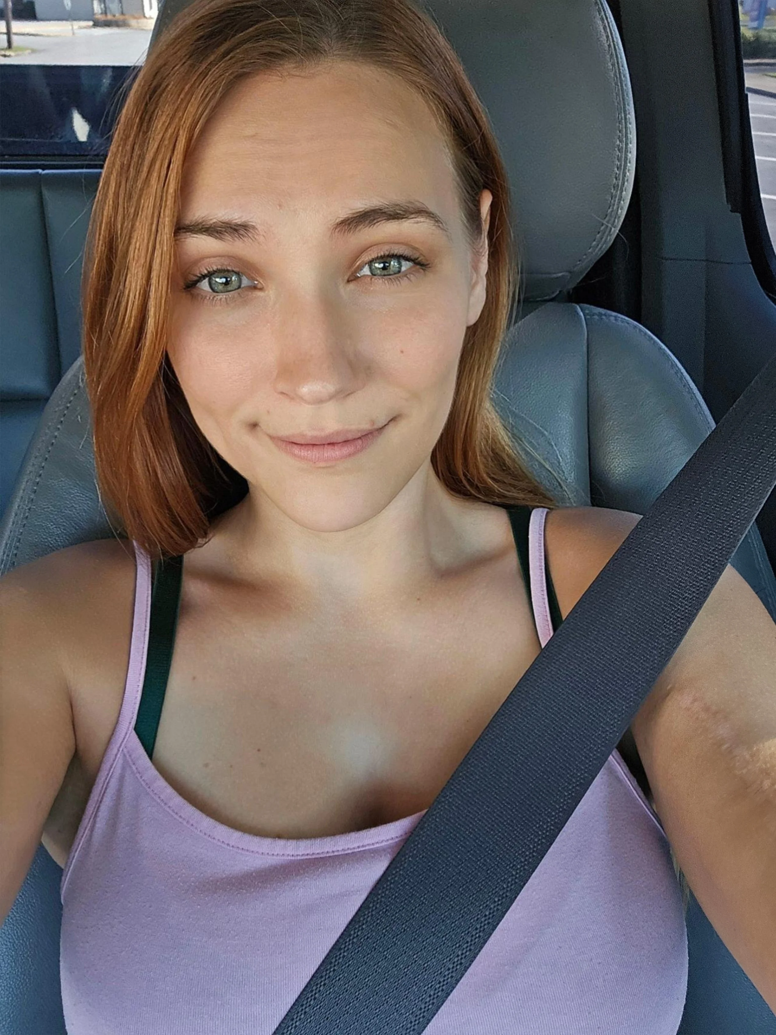 new profile pic, which one looks the most white girl lmao picture 3 of 3