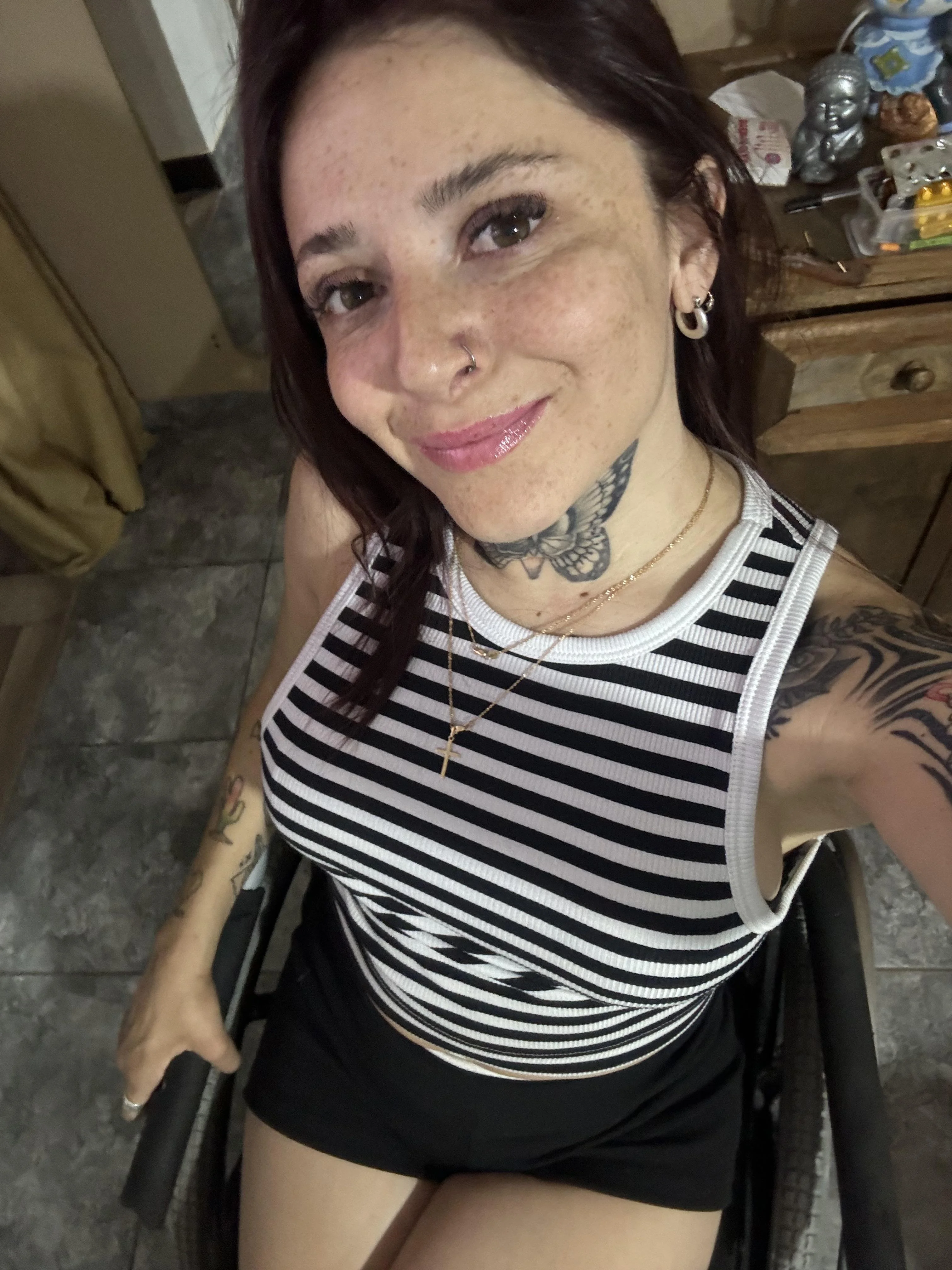 Delighted at how special and pretty I look picture 1 of 1
