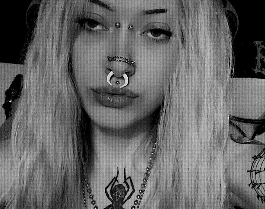 You tell me, am I hot enough? [F20] picture 1 of 1