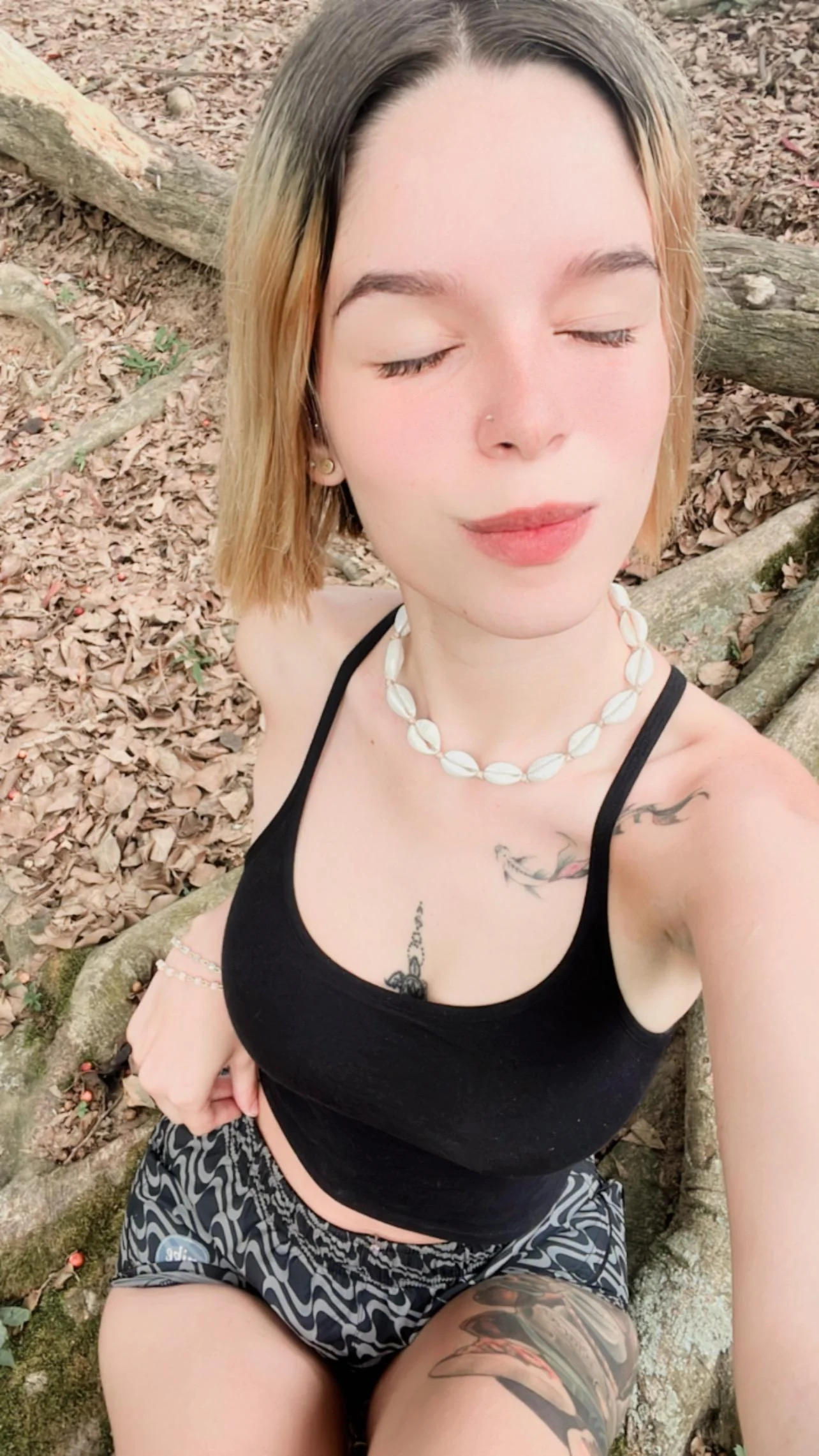 I feel very pretty in this picture picture 1 of 1