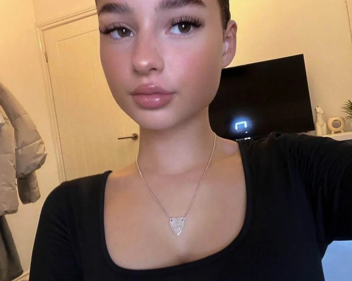 classy selfie picture 1 of 1