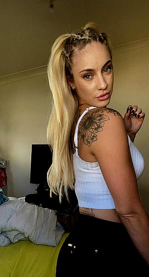 Always hot and beautiful just for you'