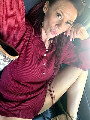 Sexy even in a sweater 💋🔥'