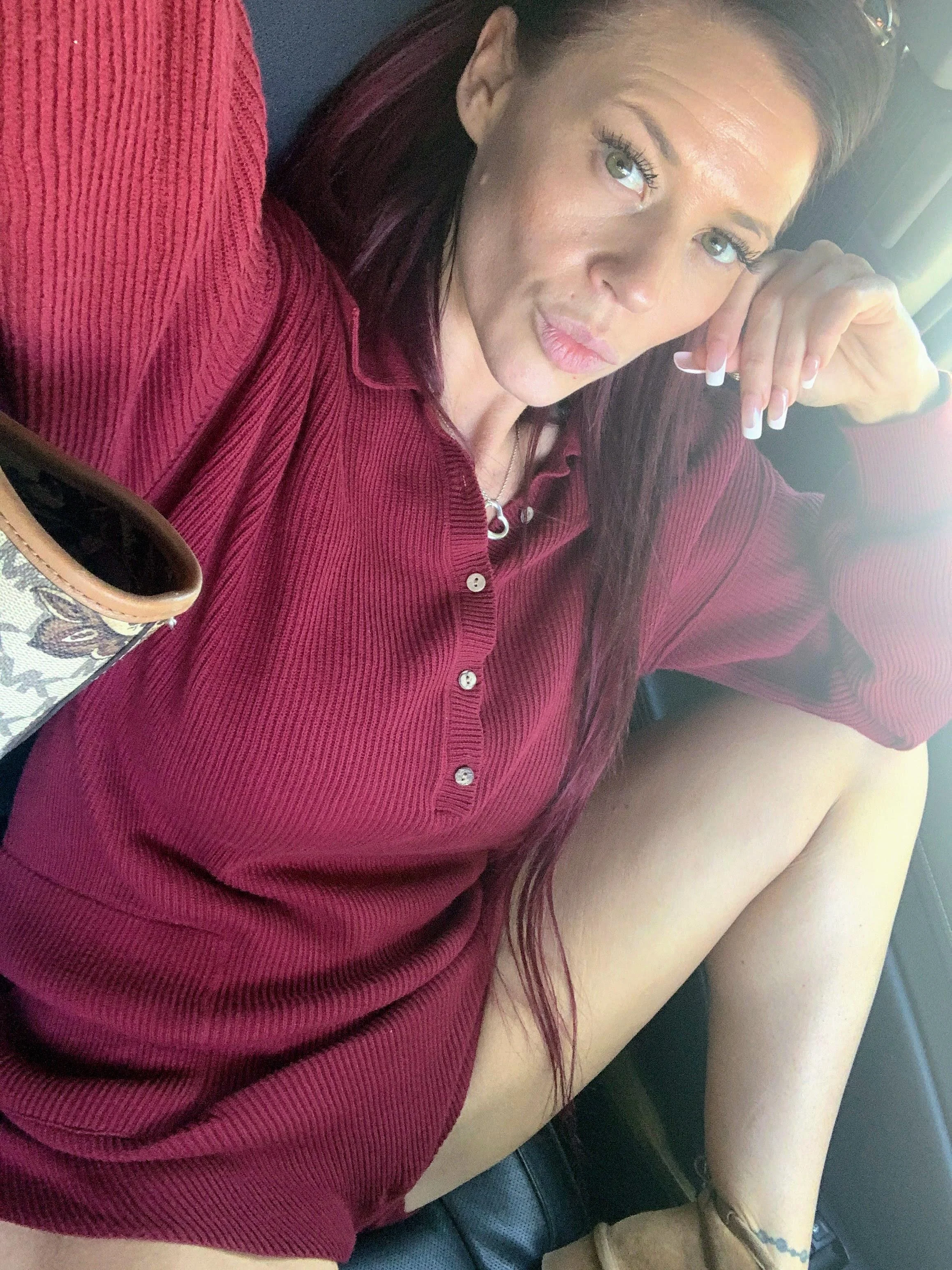 Sexy even in a sweater 💋🔥 picture 1 of 1