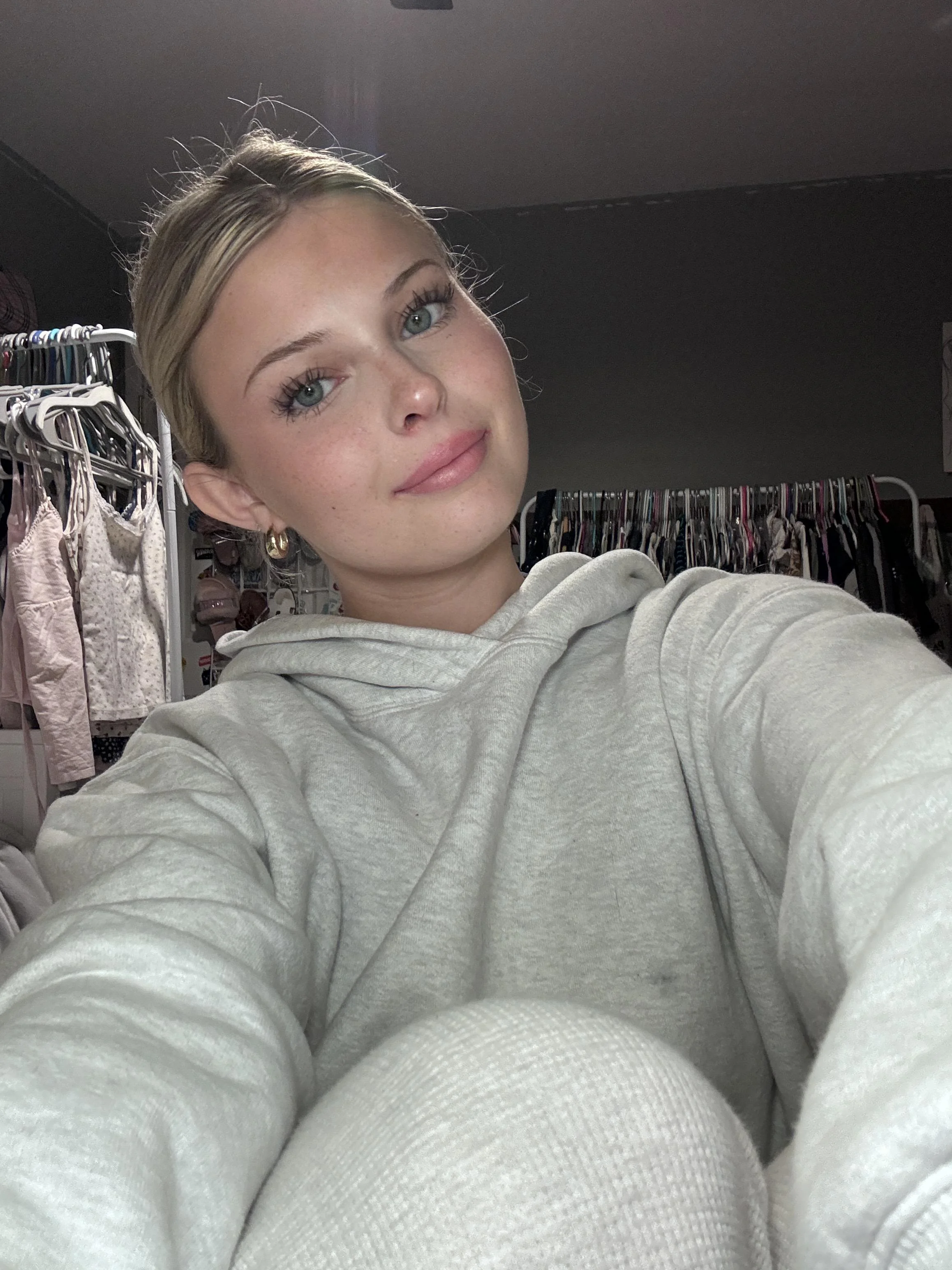 Just my natural beauty, what do you think? picture 1 of 1