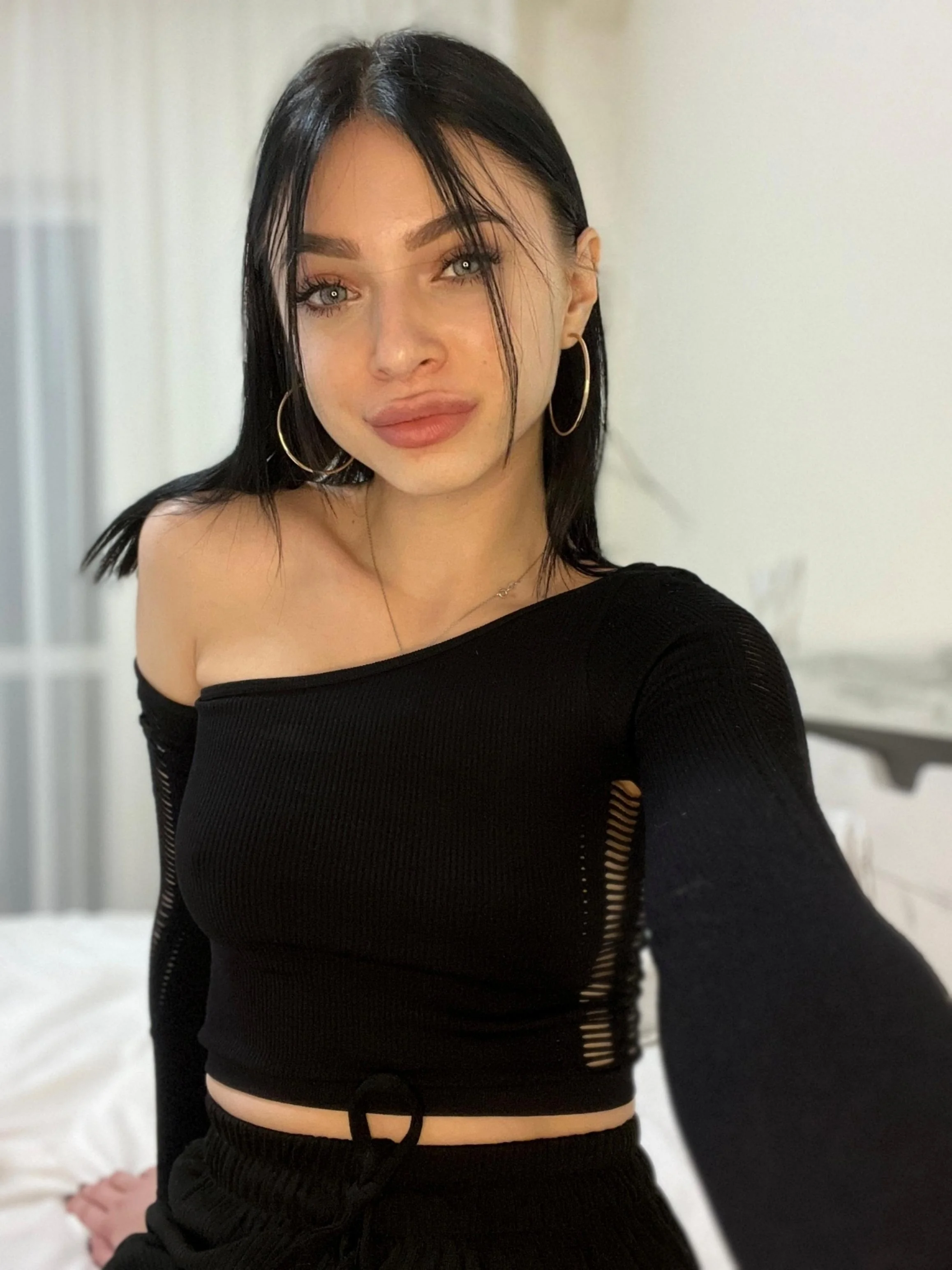 Do you think I Am Hot? picture 1 of 1