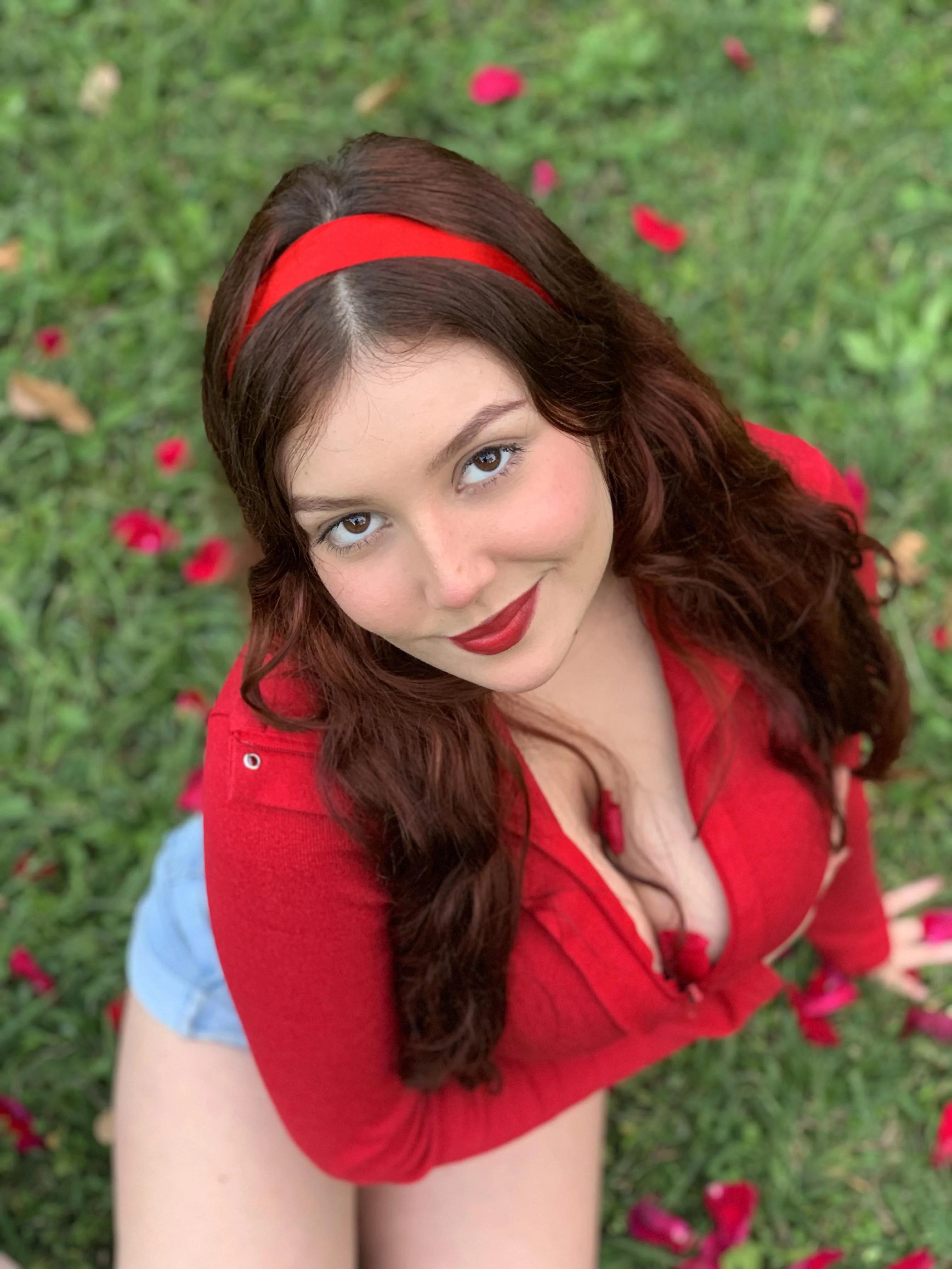 red looks great on me picture 1 of 1