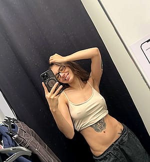 That bra-less top looks gorgeous'