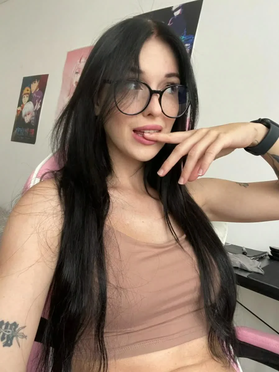 I have a habit of biting whatever touches my lips :) picture 1 of 1