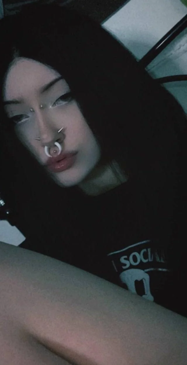 You can't kill what's already dead inside, am I still hot? [F20] picture 1 of 1