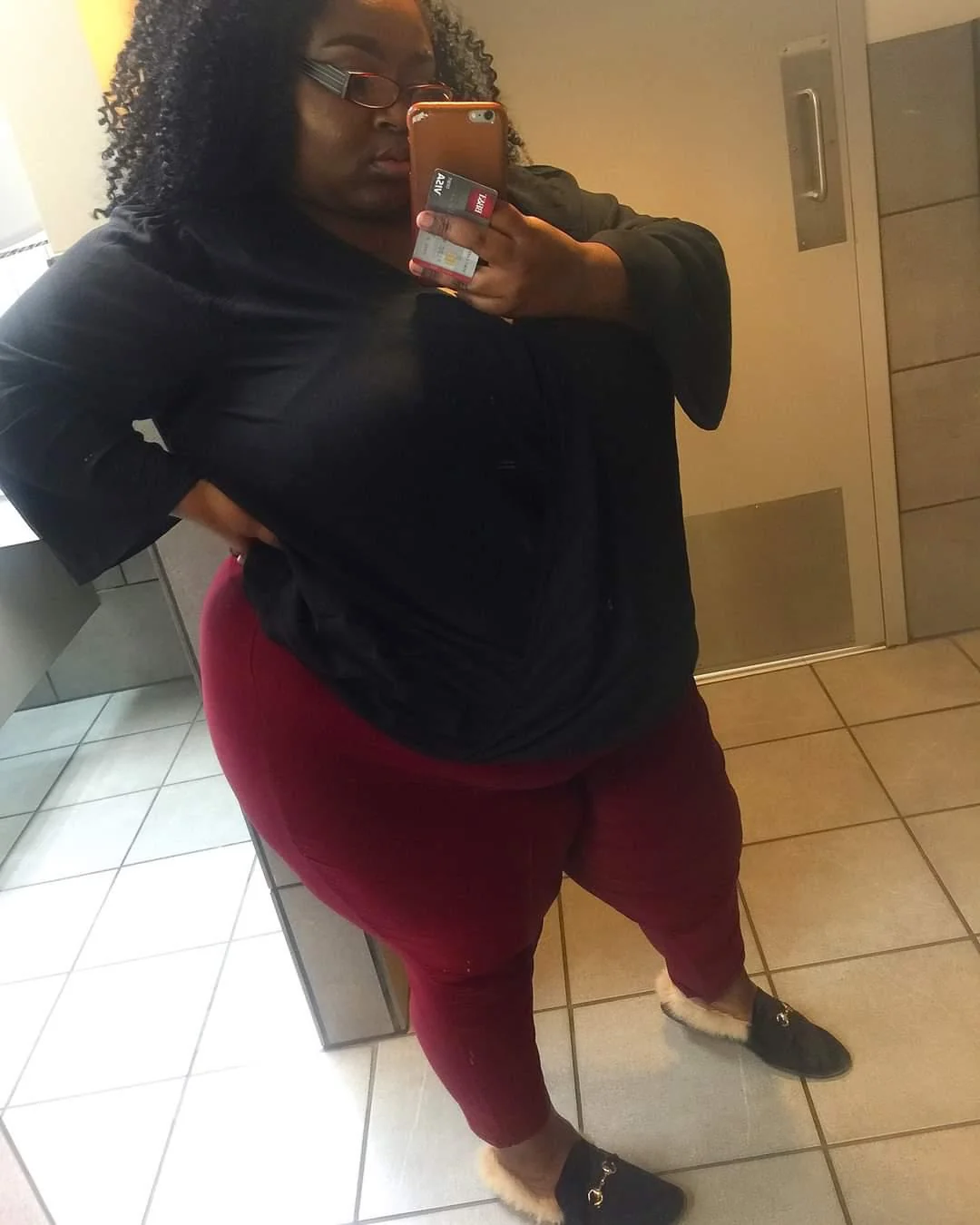 just chilling and waiting to someone rate me?? picture 1 of 1