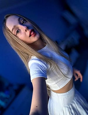 Tip on looking sexy, just stick your tongue out lol jk'