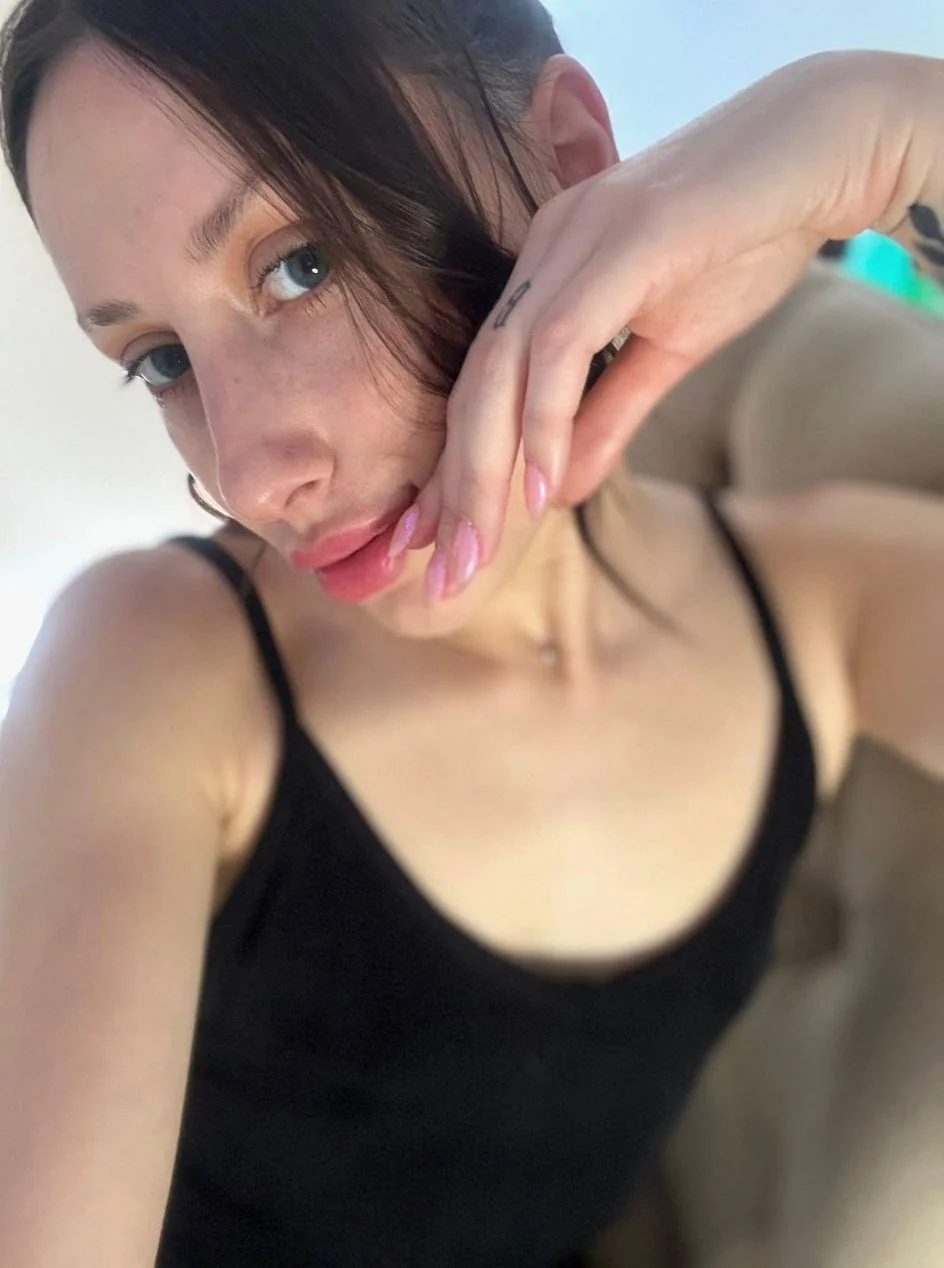 Do I seem attractive here? picture 1 of 1