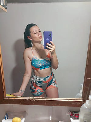 Do you honestly consider me a hot woman? F24'