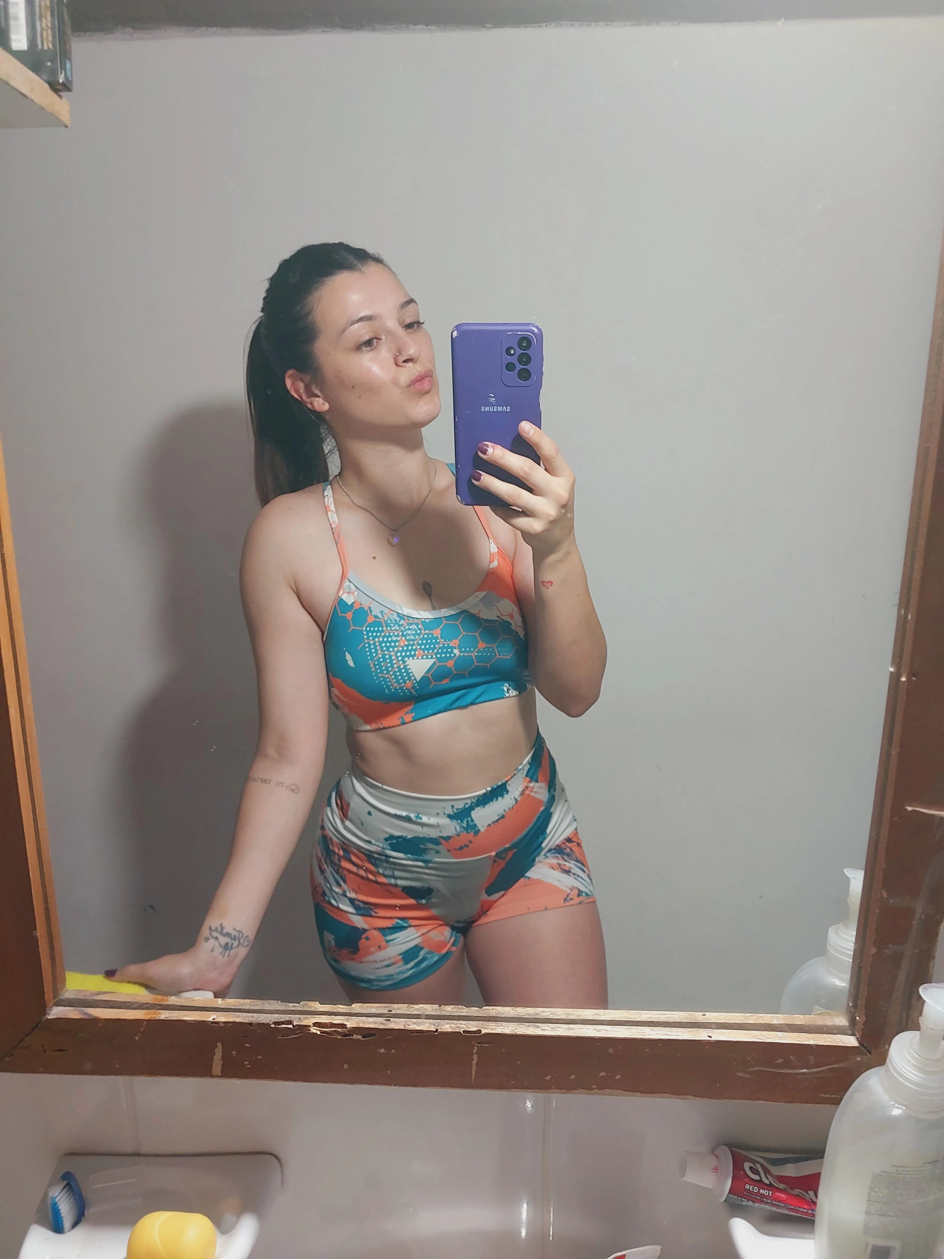 Do you honestly consider me a hot woman? F24 picture 1 of 1