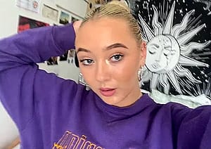 Would you date me? (18f British girl) let’s chat :)'