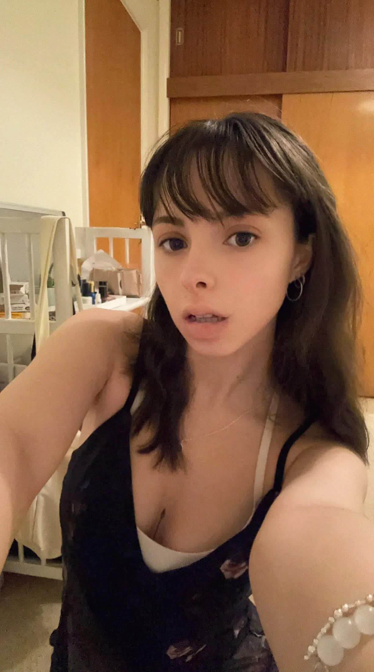 The good thing about this top is it falls off just right in time picture 1 of 1