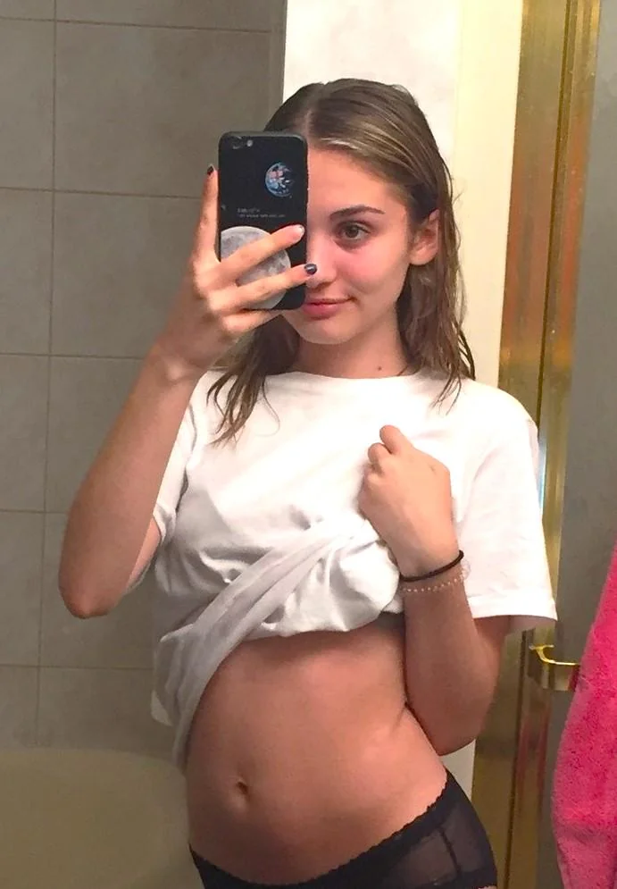 Am small and tight just the way you like it picture 1 of 1