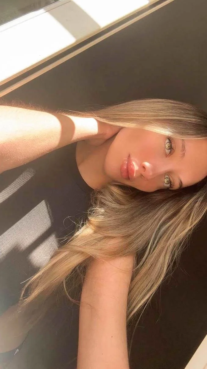 what do you think of this selfie picture 1 of 1