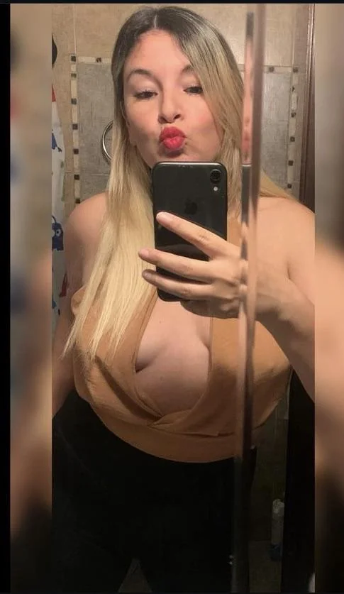 Do you think my look looks sexy? picture 1 of 1