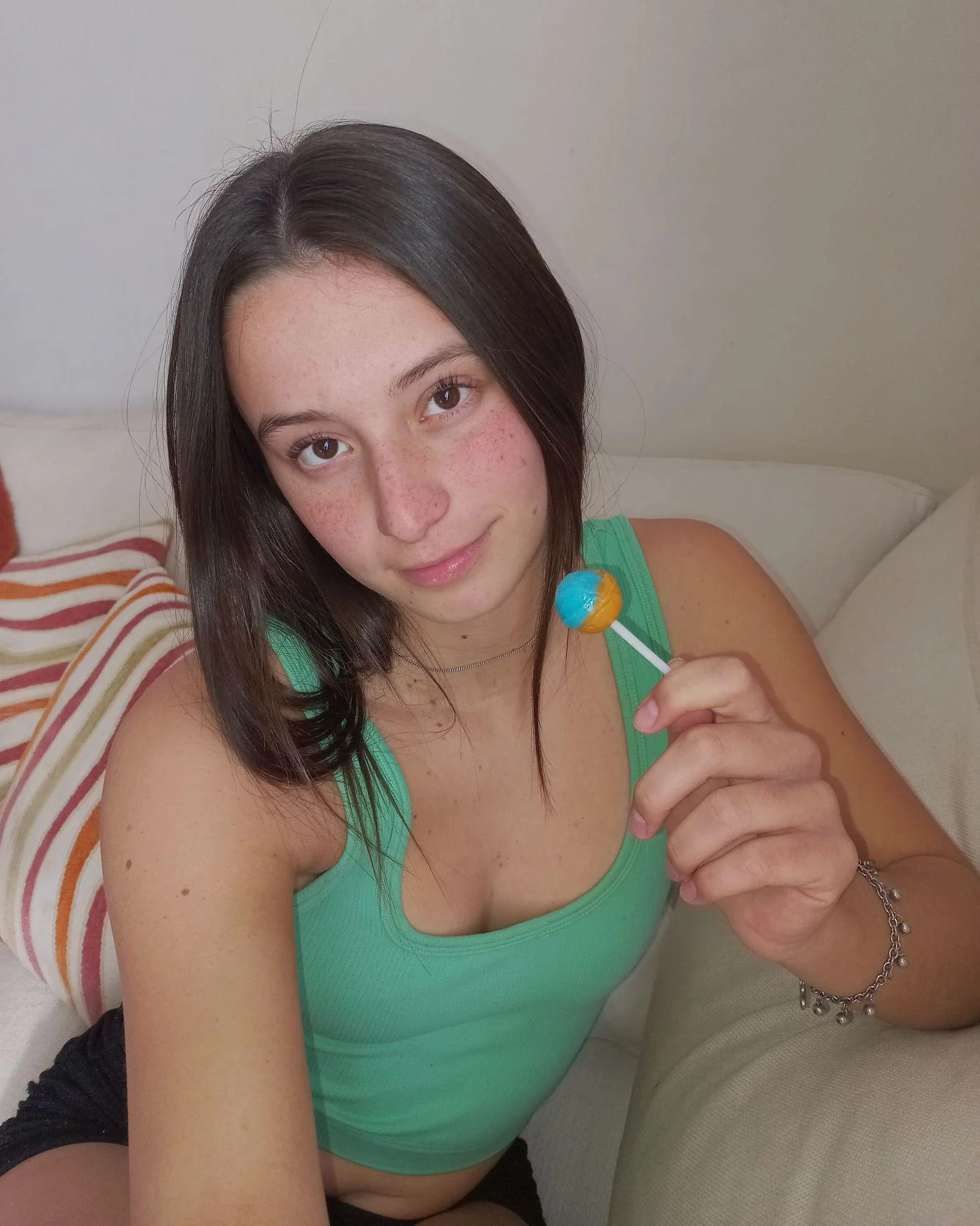 Do you find me attractive? picture 1 of 1
