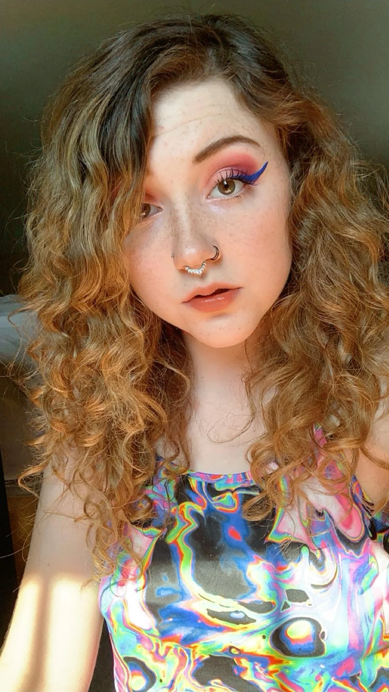 sending virtual kisses xoxx*f22 picture 1 of 1