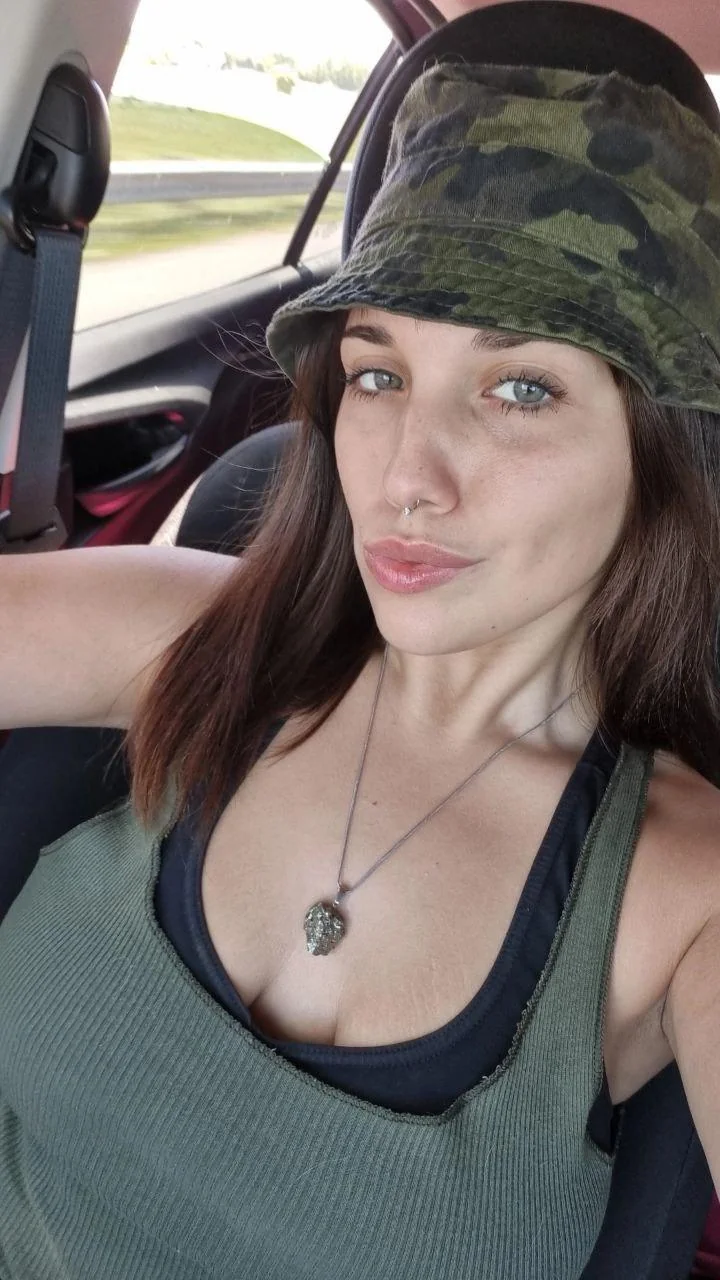 Would you call me a classy girl? picture 1 of 1