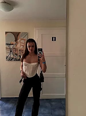 Do you like my outfit?'