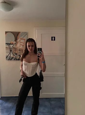 Do you like my outfit? picture 1 of 1