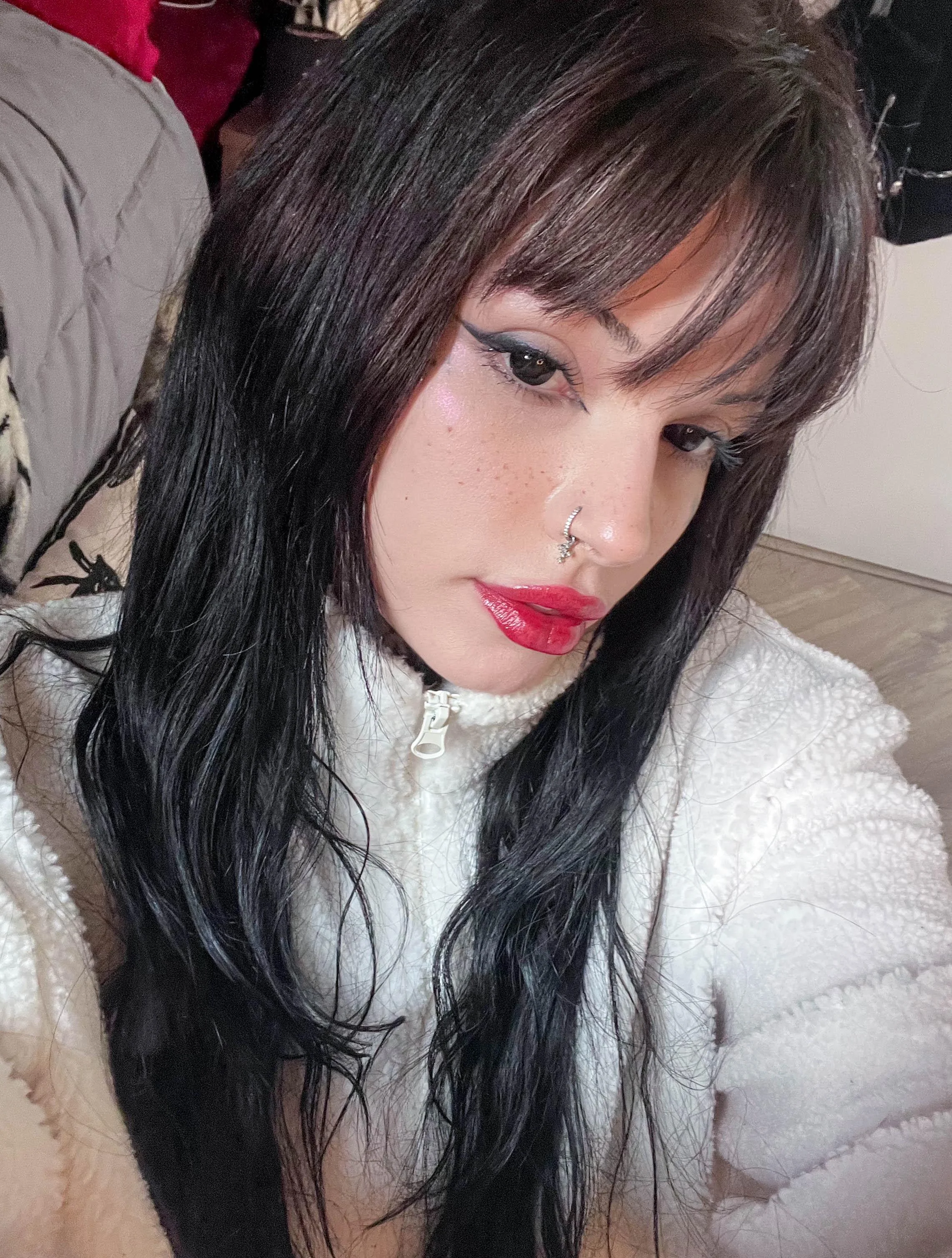 feeels so hot with my sweater. F19 picture 1 of 1