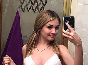 Feeling myself, do I look hot? F19'