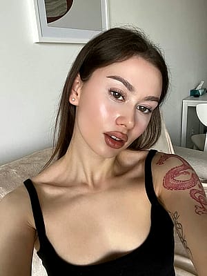 i'm a 18 years old goth girl, ask me anything!'