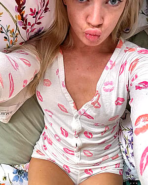 Too sexy for this outfit'