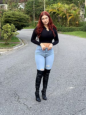 would you date this 19yo girl?'