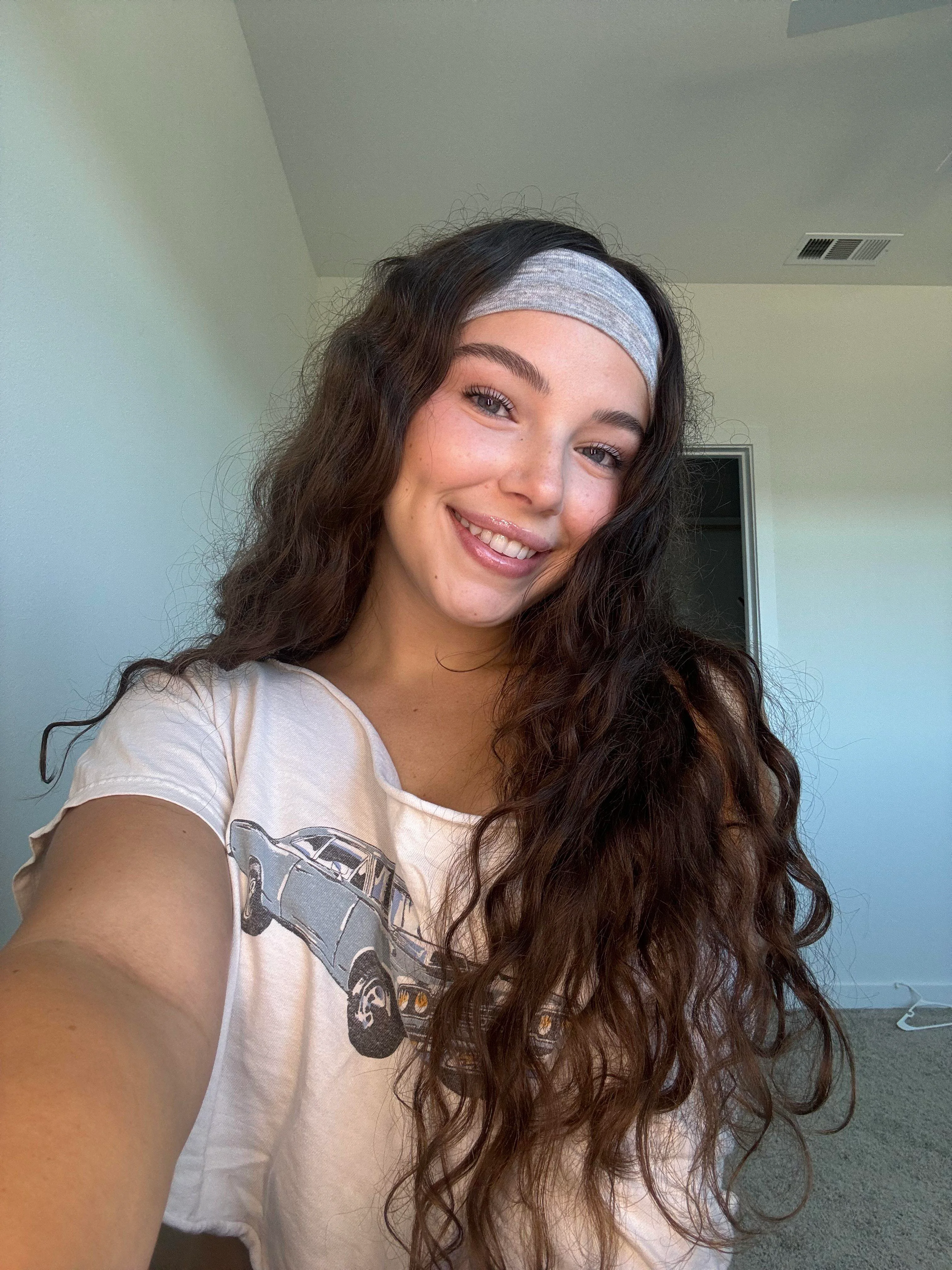 Would I pass your white girl beauty standard? picture 2 of 4