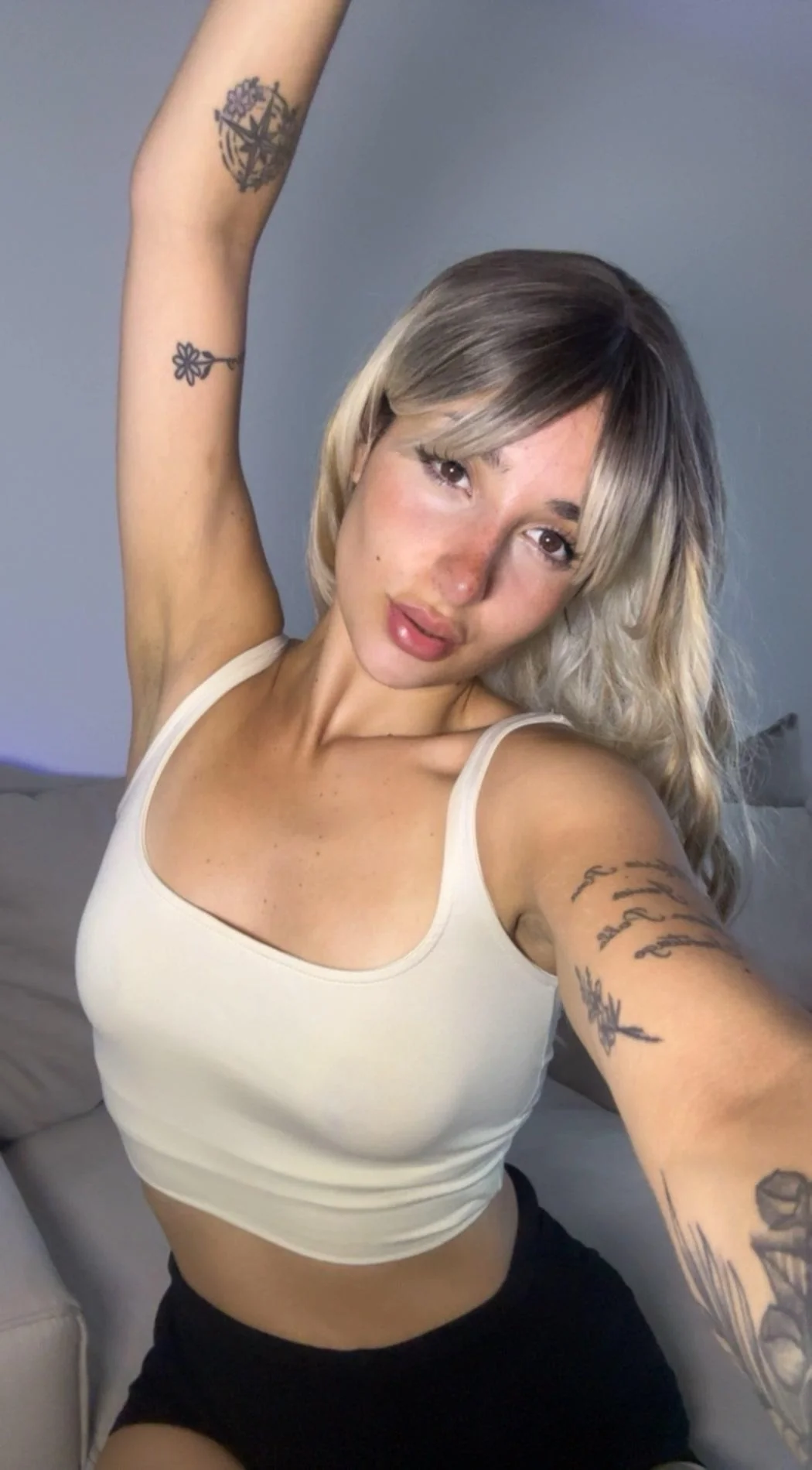 A pretty face for your eyes. picture 1 of 1
