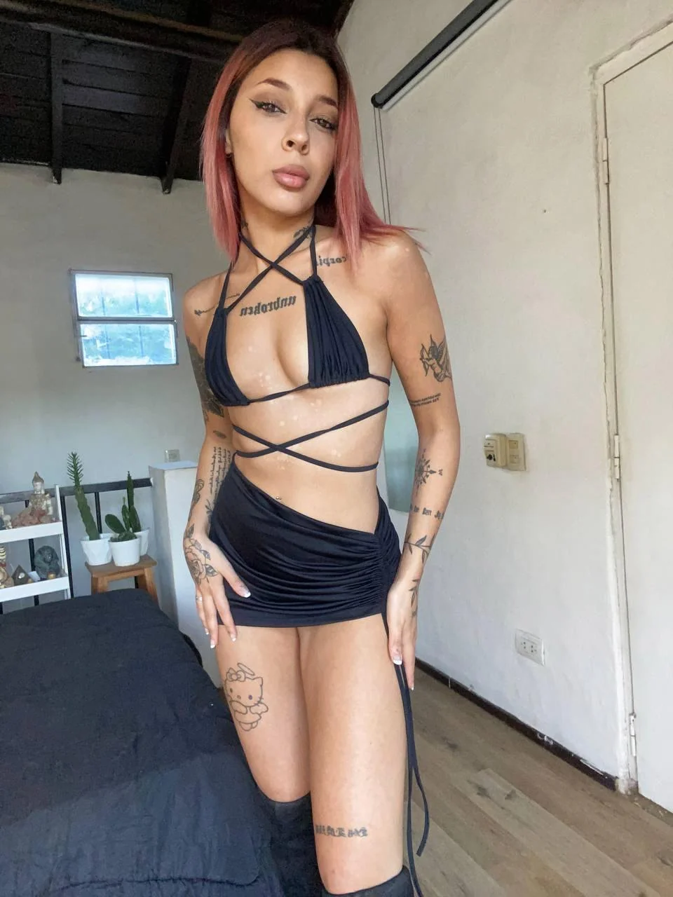 I’d say this qualifies as a sexy look picture 1 of 1