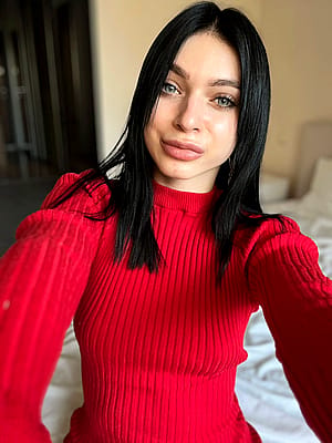 Do I suit the color red?'