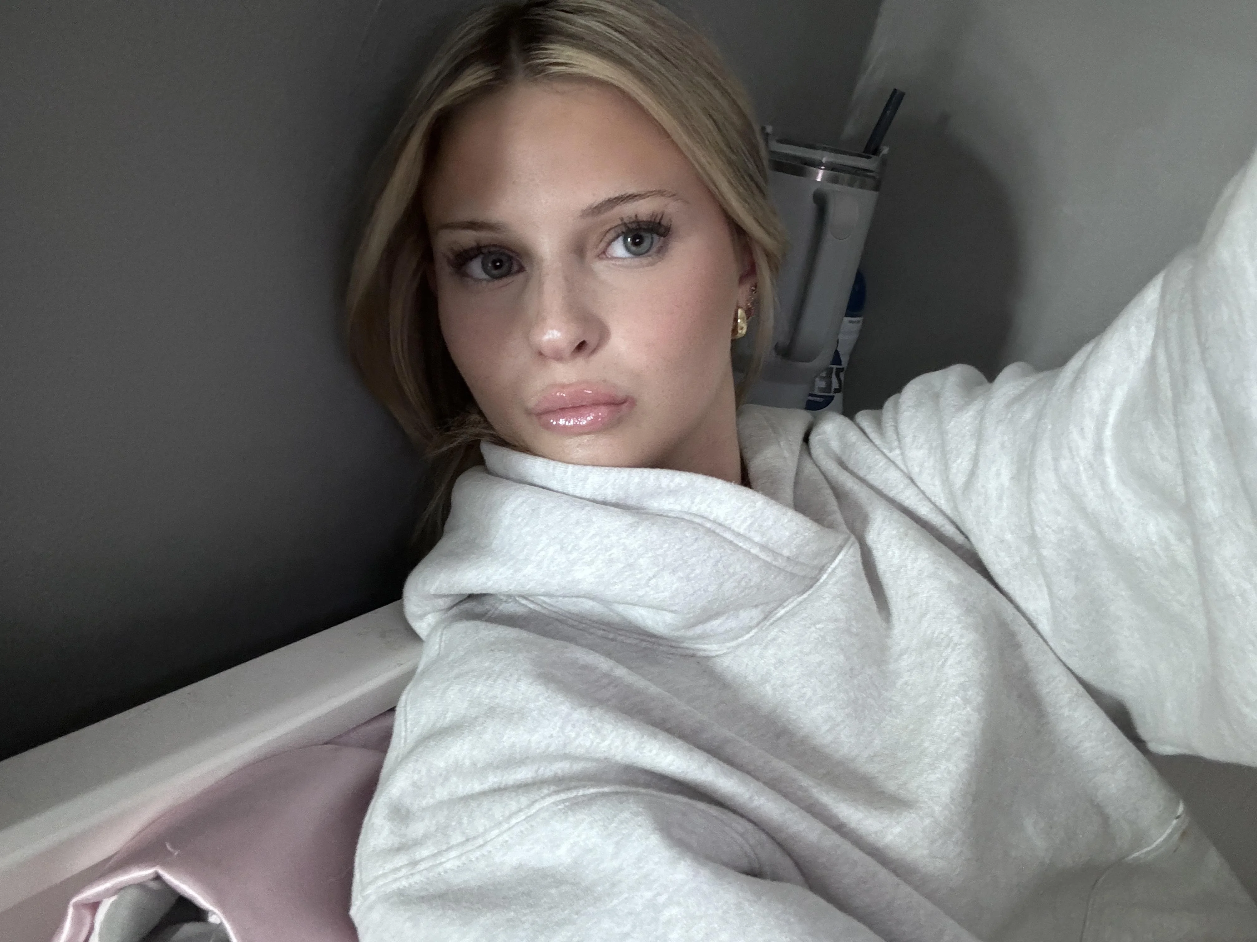 You think I am attractive? F19 picture 1 of 1